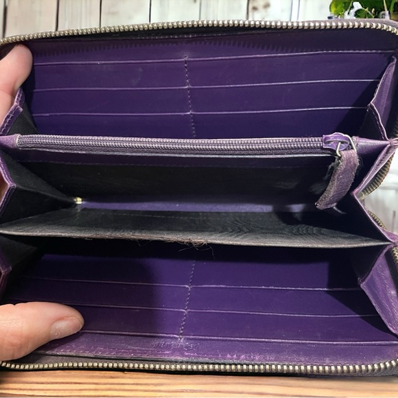 *GVY* YSL EUC Belle De Jour Zip Around Wallet Purple Textured Patent Calfskin - Picture 11 of 16